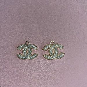 set of 2 CHANEL charms - 100% AUTHENTIC